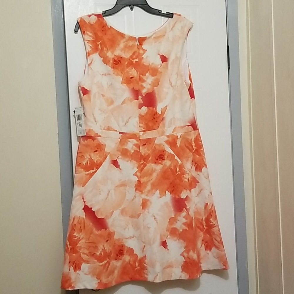 Dress - Picture 6 of 12